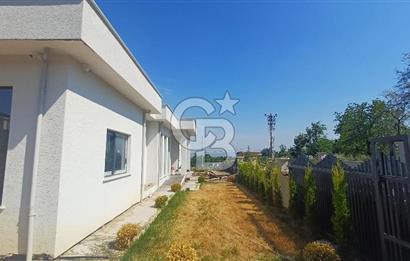 Sapanca ve Kartepe Yanıbaşında Havuzlu Sıfır Yatay Mimari Villa