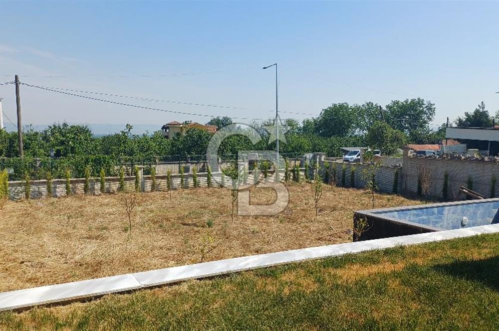 Sapanca ve Kartepe Yanıbaşında Havuzlu Sıfır Yatay Mimari Villa