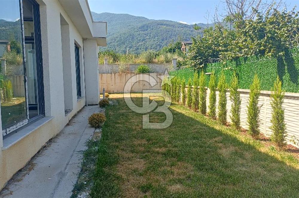 Sapanca ve Kartepe Yanıbaşında Havuzlu Sıfır Yatay Mimari Villa