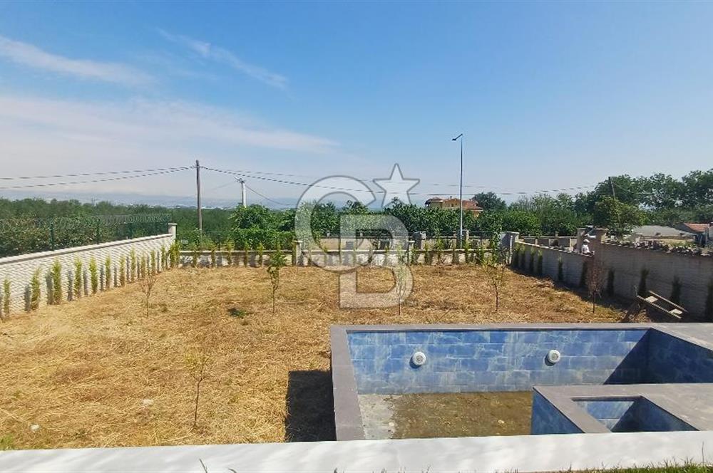 Sapanca ve Kartepe Yanıbaşında Havuzlu Sıfır Yatay Mimari Villa