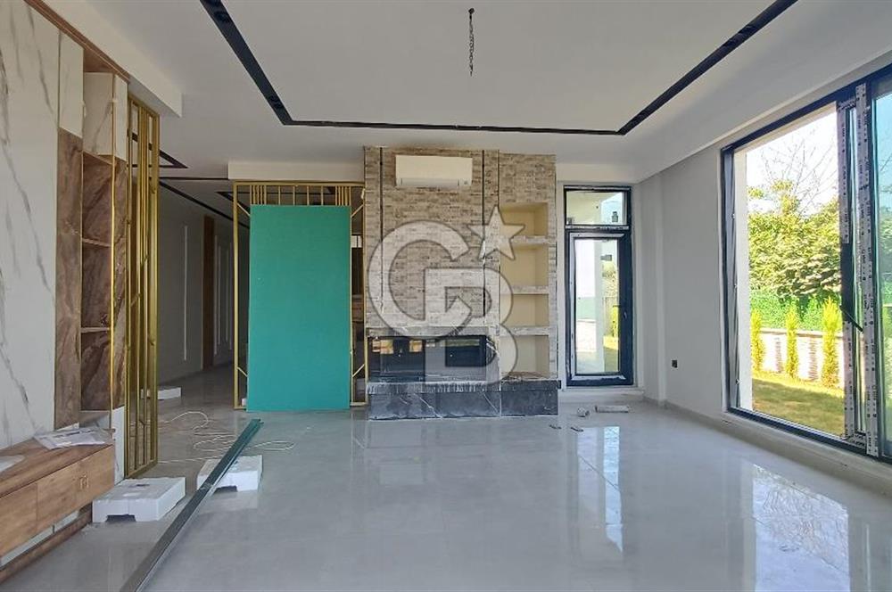 Sapanca ve Kartepe Yanıbaşında Havuzlu Sıfır Yatay Mimari Villa