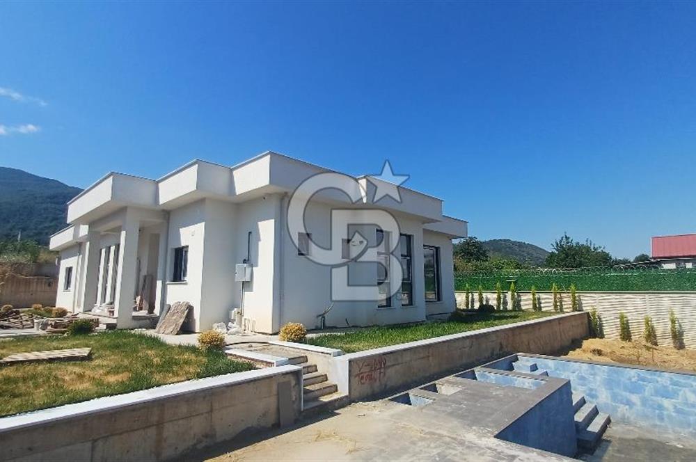 Sapanca ve Kartepe Yanıbaşında Havuzlu Sıfır Yatay Mimari Villa