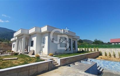 Sapanca ve Kartepe Yanıbaşında Havuzlu Sıfır Yatay Mimari Villa