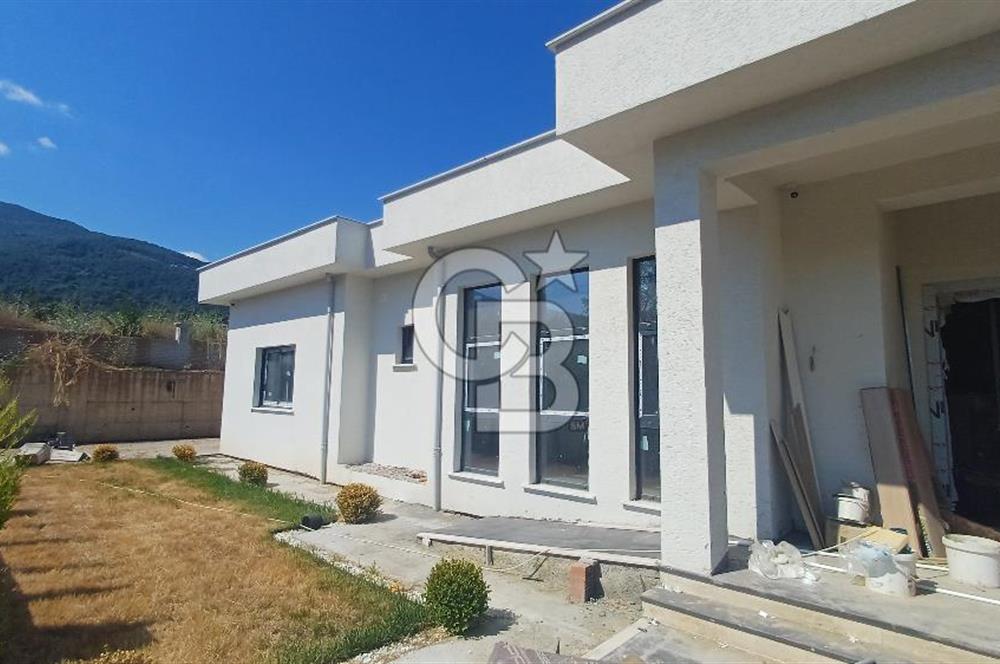Sapanca ve Kartepe Yanıbaşında Havuzlu Sıfır Yatay Mimari Villa