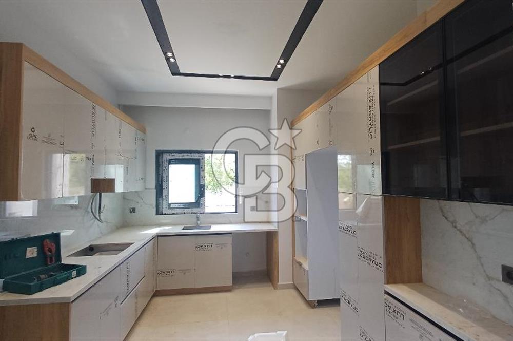 Sapanca ve Kartepe Yanıbaşında Havuzlu Sıfır Yatay Mimari Villa