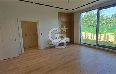 Sapanca ve Kartepe Yanıbaşında Havuzlu Sıfır Yatay Mimari Villa