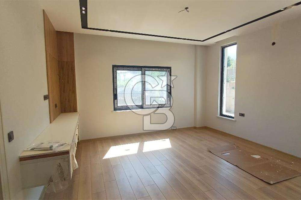 Sapanca ve Kartepe Yanıbaşında Havuzlu Sıfır Yatay Mimari Villa