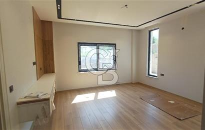 Sapanca ve Kartepe Yanıbaşında Havuzlu Sıfır Yatay Mimari Villa