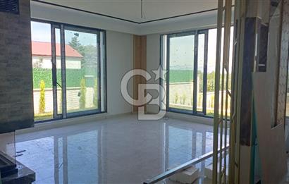 Sapanca ve Kartepe Yanıbaşında Havuzlu Sıfır Yatay Mimari Villa