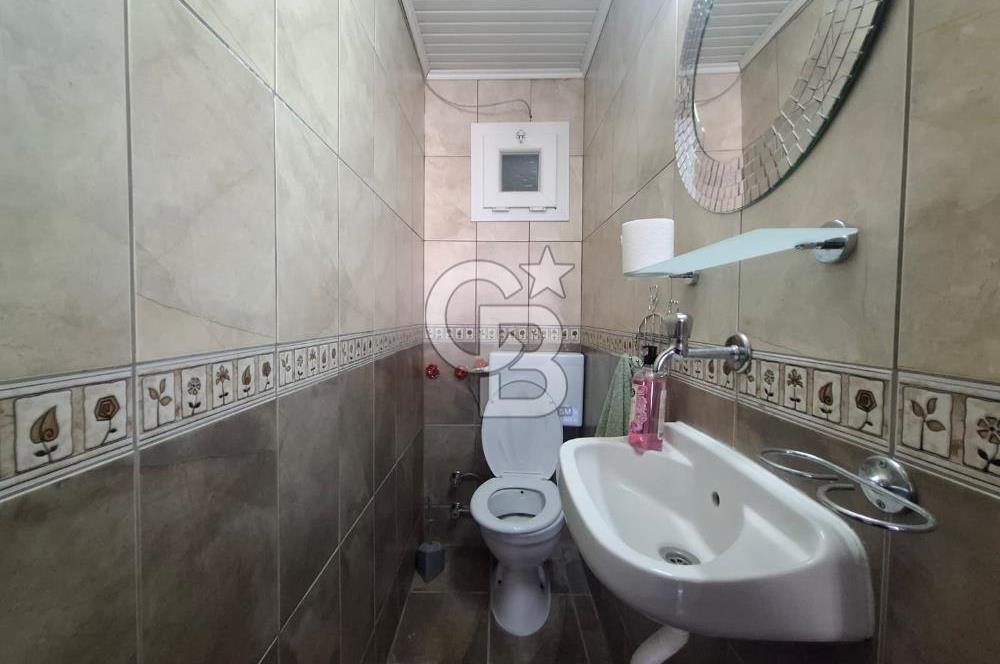 Bayraklı Akın Kıvanç Sokakta Site İçerisinde Satılık 3+1 Daire