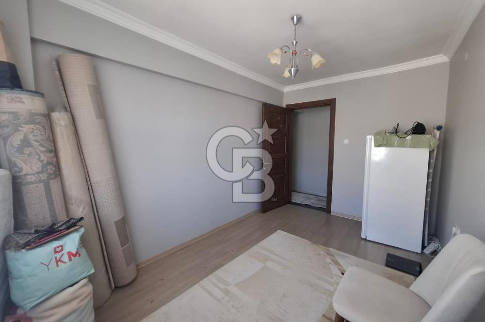 Bayraklı Akın Kıvanç Sokakta Site İçerisinde Satılık 3+1 Daire