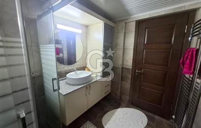 Bayraklı Akın Kıvanç Sokakta Site İçerisinde Satılık 3+1 Daire