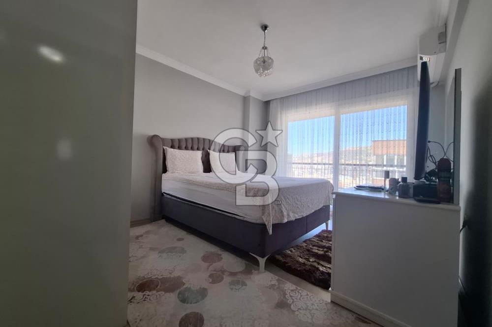 Bayraklı Akın Kıvanç Sokakta Site İçerisinde Satılık 3+1 Daire