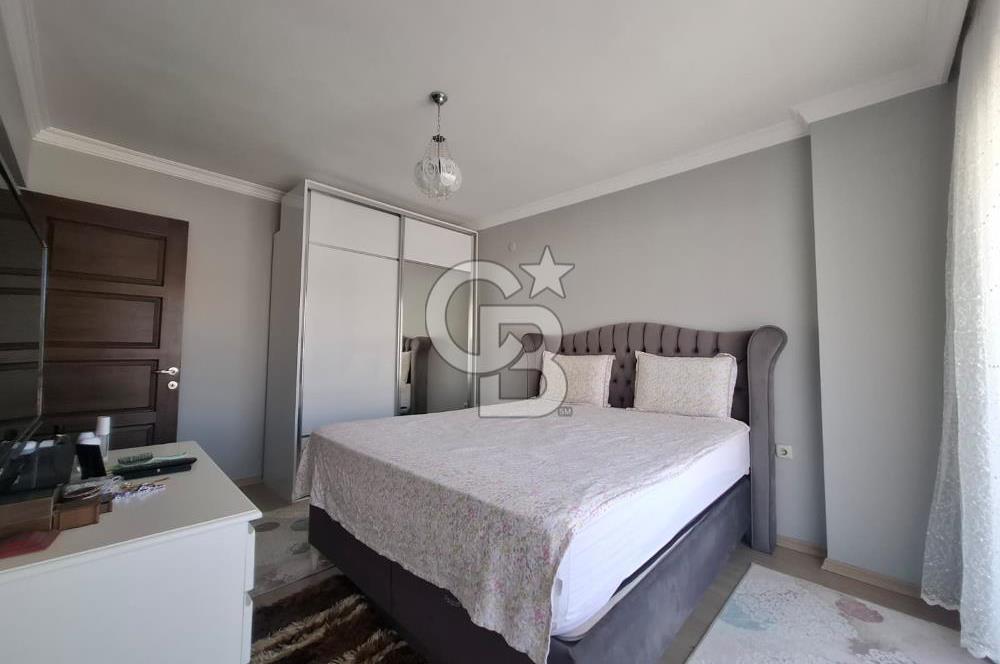 Bayraklı Akın Kıvanç Sokakta Site İçerisinde Satılık 3+1 Daire