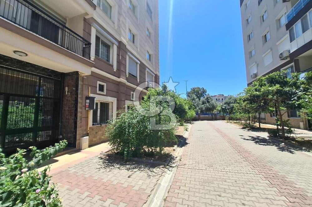 Bayraklı Akın Kıvanç Sokakta Site İçerisinde Satılık 3+1 Daire