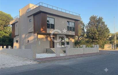 Çanakkale Dardanos'da Full Boğaz Manzaralı 3+1 Satılık Villa