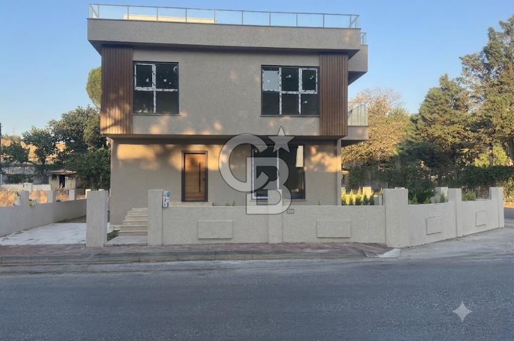 Çanakkale Dardanos'da Full Boğaz Manzaralı 3+1 Satılık Villa