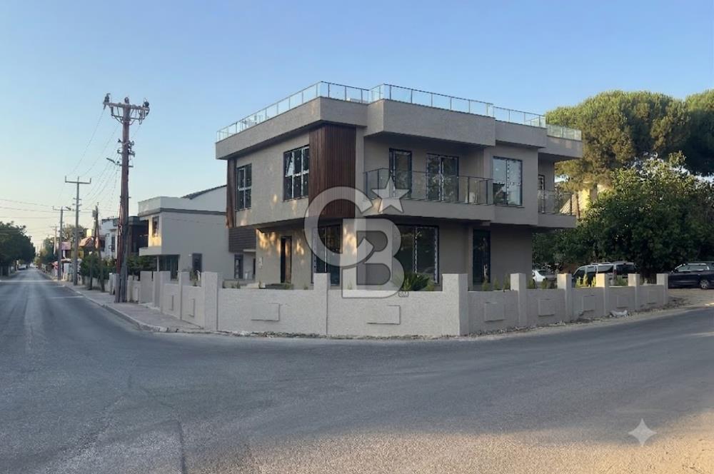 Çanakkale Dardanos'da Full Boğaz Manzaralı 3+1 Satılık Villa