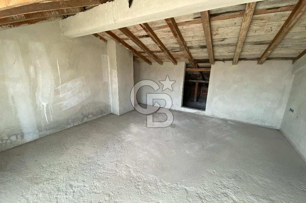 ARNAVUTKÖY YEŞİLBAYIR MAHALLESİNDE DOĞA İÇİNDE SATILIK 4+1 VİLLA