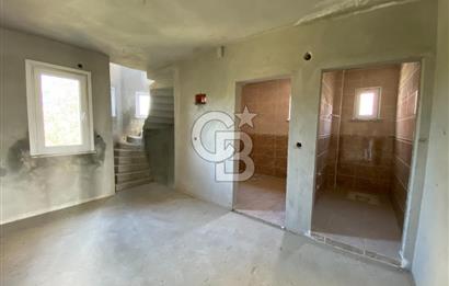 ARNAVUTKÖY YEŞİLBAYIR MAHALLESİNDE DOĞA İÇİNDE SATILIK 4+1 VİLLA
