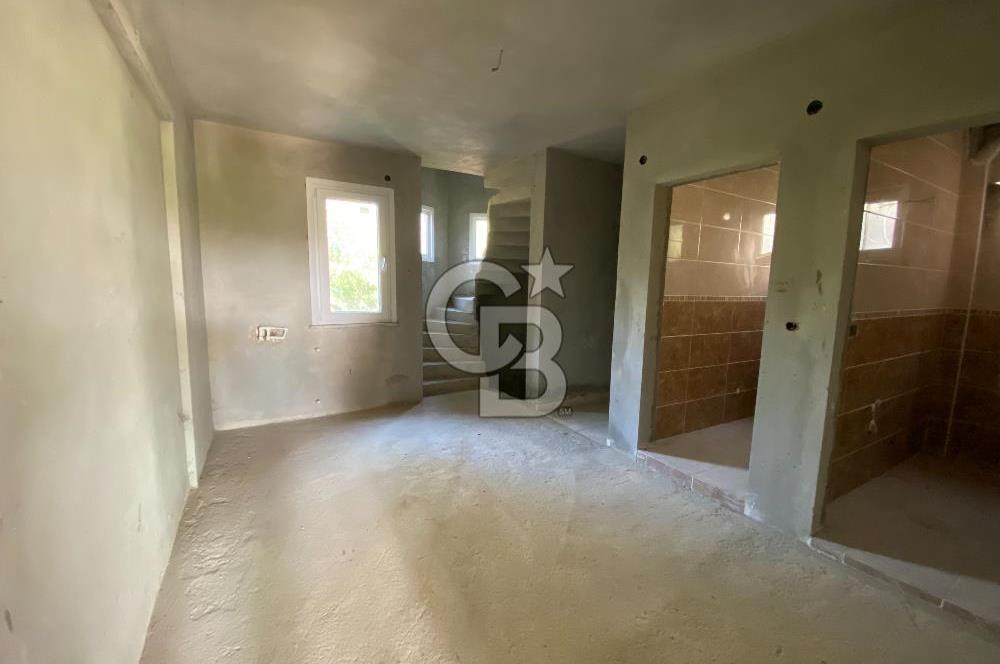 ARNAVUTKÖY YEŞİLBAYIR MAHALLESİNDE DOĞA İÇİNDE SATILIK 4+1 VİLLA