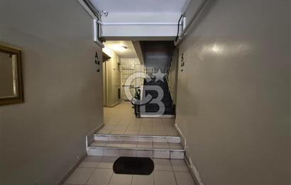 KARŞIYAKA FAZIL BEY CADDESİNDE SAHİLE 2DK. GENİŞ 3+1 KİRALIK DAİRE