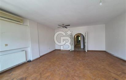 KARŞIYAKA FAZIL BEY CADDESİNDE SAHİLE 2DK. GENİŞ 3+1 KİRALIK DAİRE