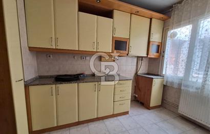 KARŞIYAKA FAZIL BEY CADDESİNDE SAHİLE 2DK. GENİŞ 3+1 KİRALIK DAİRE