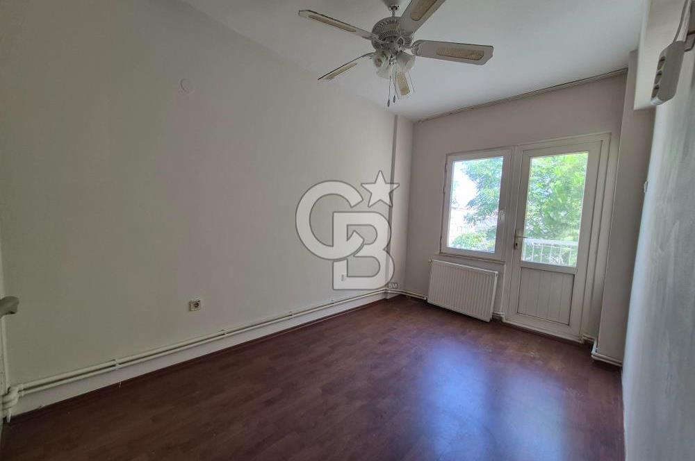 KARŞIYAKA FAZIL BEY CADDESİNDE SAHİLE 2DK. GENİŞ 3+1 KİRALIK DAİRE
