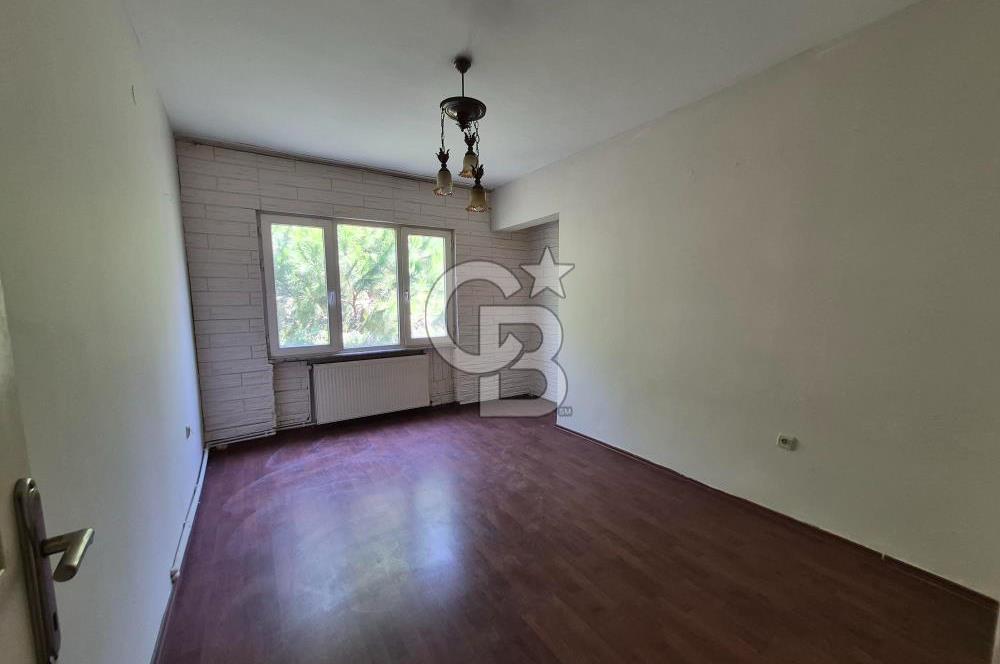KARŞIYAKA FAZIL BEY CADDESİNDE SAHİLE 2DK. GENİŞ 3+1 KİRALIK DAİRE