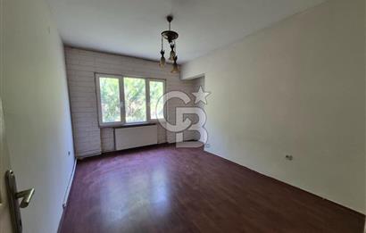 KARŞIYAKA FAZIL BEY CADDESİNDE SAHİLE 2DK. GENİŞ 3+1 KİRALIK DAİRE