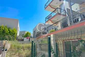 Efes Evlerinde kiralık 3+1 eşyasız triplex villa - 1 - 360575