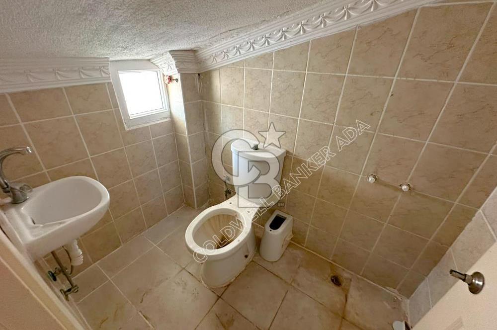 Efes Evlerinde kiralık 3+1 eşyasız triplex villa