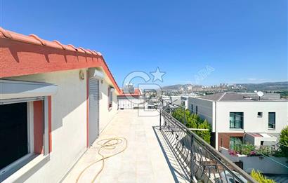 Efes Evlerinde kiralık 3+1 eşyasız triplex villa
