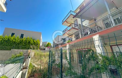 Efes Evlerinde kiralık 3+1 eşyasız triplex villa