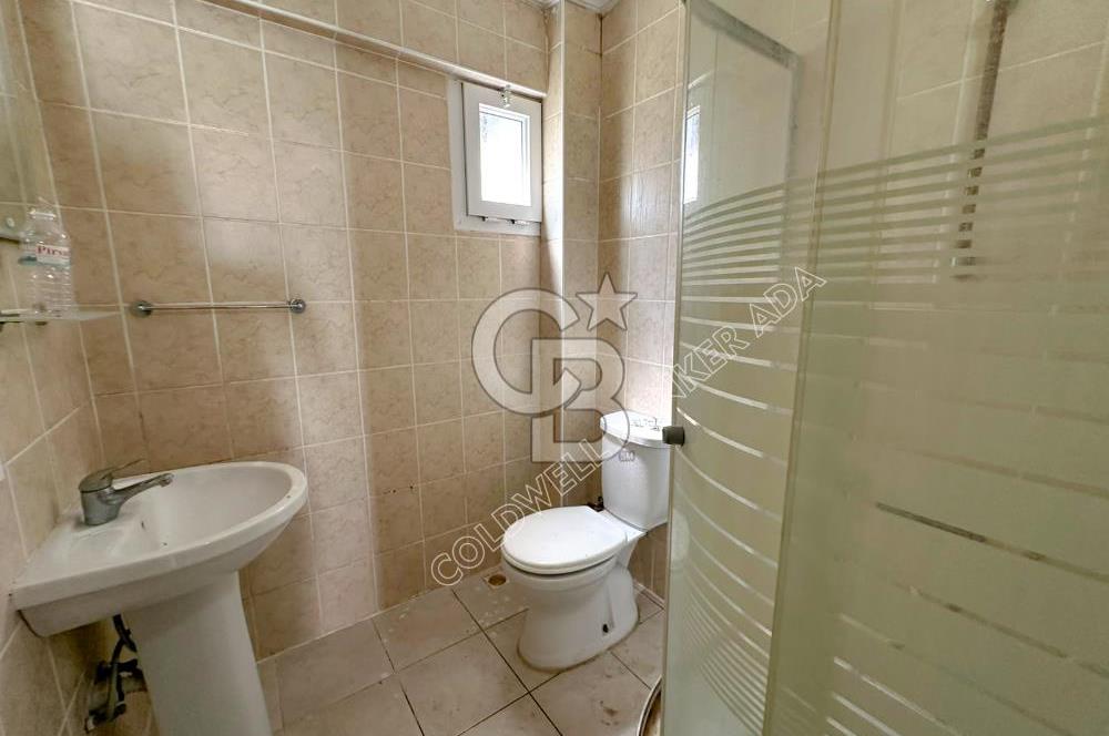Efes Evlerinde kiralık 3+1 eşyasız triplex villa