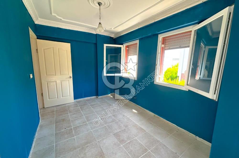 Efes Evlerinde kiralık 3+1 eşyasız triplex villa