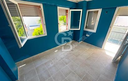 Efes Evlerinde kiralık 3+1 eşyasız triplex villa