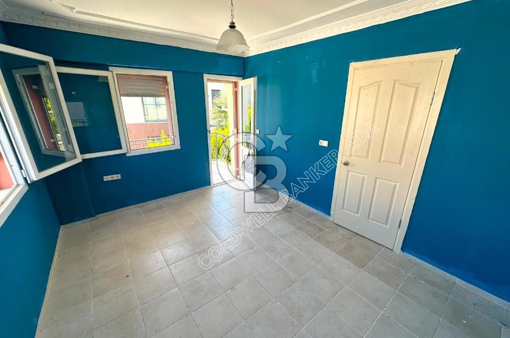 Efes Evlerinde kiralık 3+1 eşyasız triplex villa