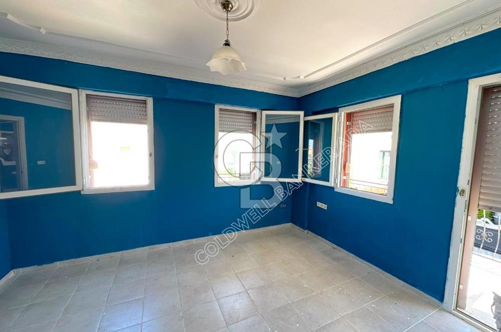 Efes Evlerinde kiralık 3+1 eşyasız triplex villa