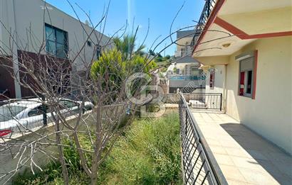 Efes Evlerinde kiralık 3+1 eşyasız triplex villa