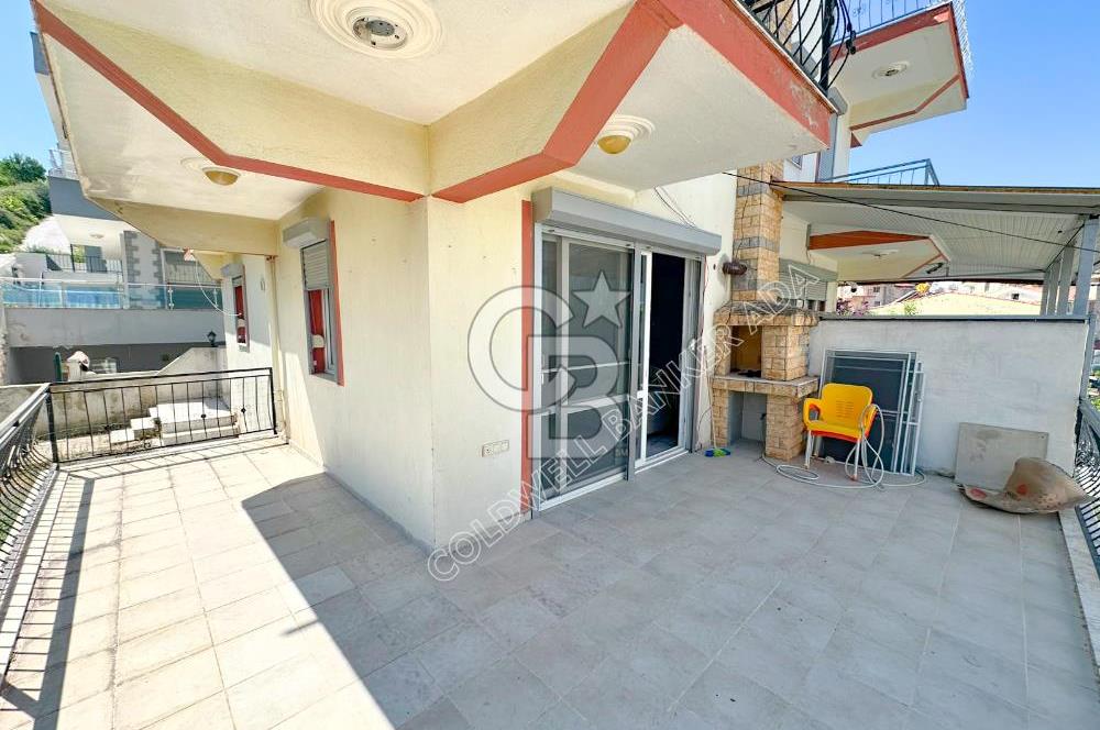 Efes Evlerinde kiralık 3+1 eşyasız triplex villa