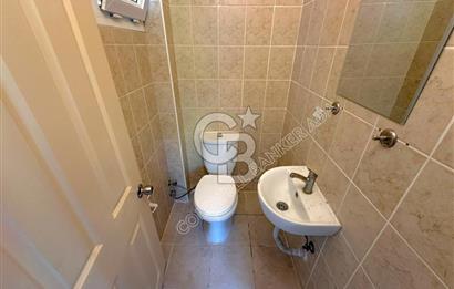 Efes Evlerinde kiralık 3+1 eşyasız triplex villa