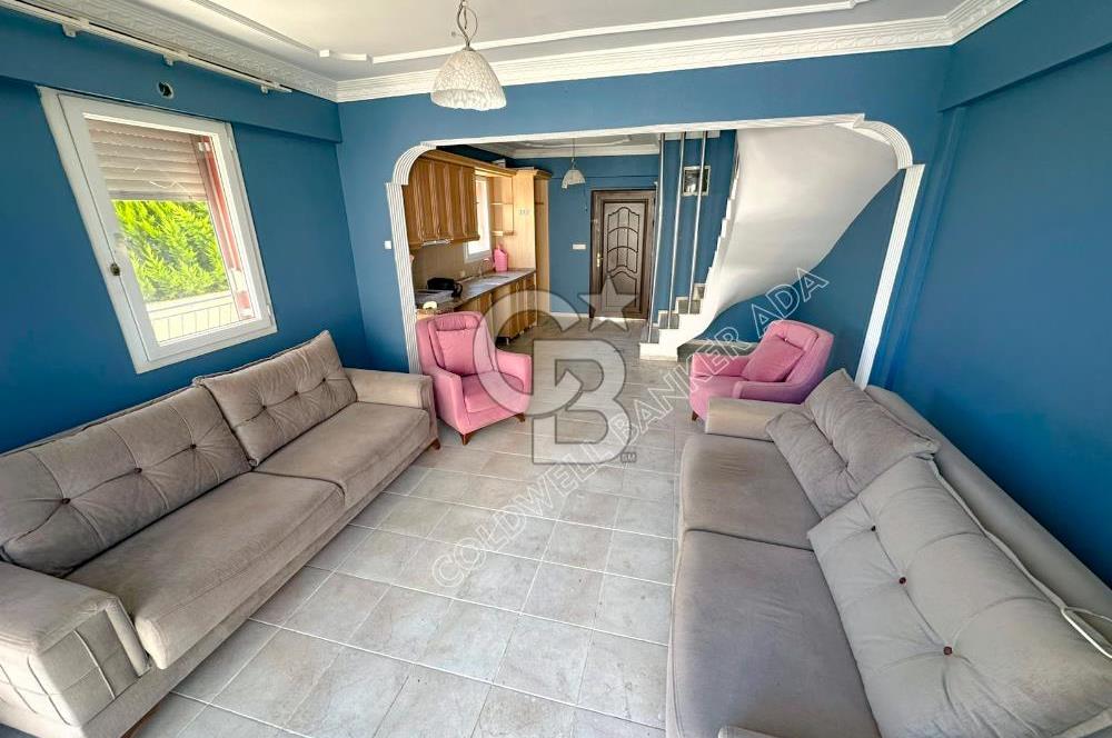 Efes Evlerinde kiralık 3+1 eşyasız triplex villa