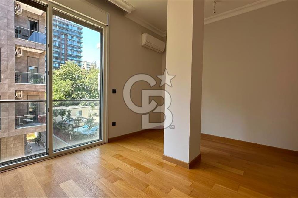 FENERBAHÇE'DE SAHİLE 6. BİNA , 110 M2 3+1 BALKONLU DAİRE