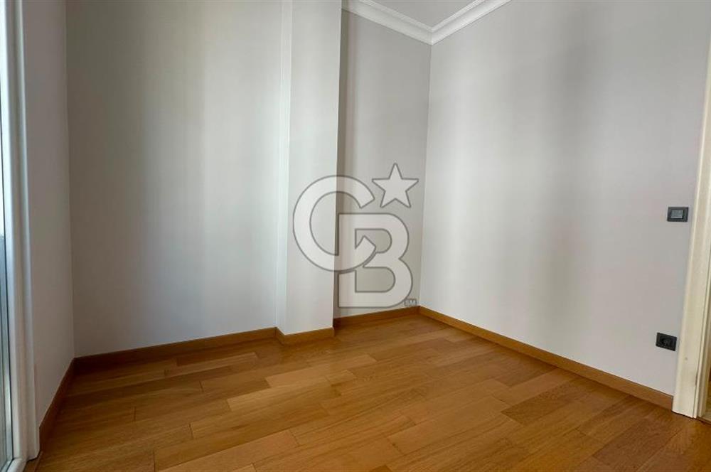 FENERBAHÇE'DE SAHİLE 6. BİNA , 110 M2 3+1 BALKONLU DAİRE