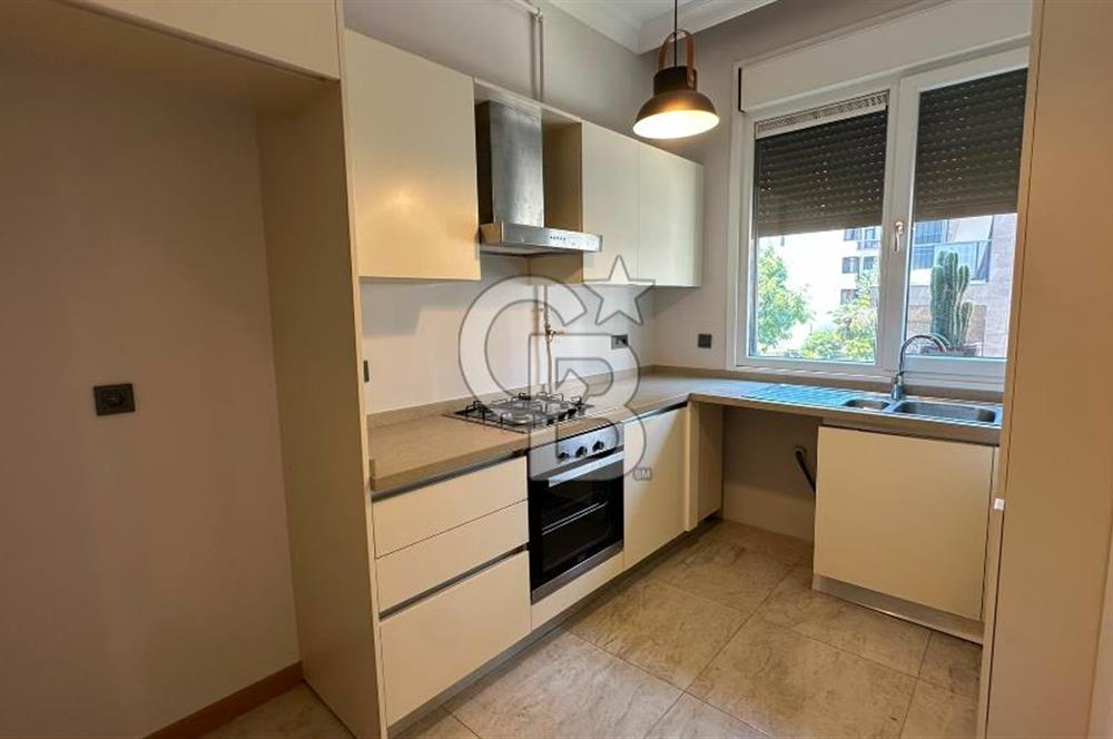 FENERBAHÇE'DE SAHİLE 6. BİNA , 110 M2 3+1 BALKONLU DAİRE