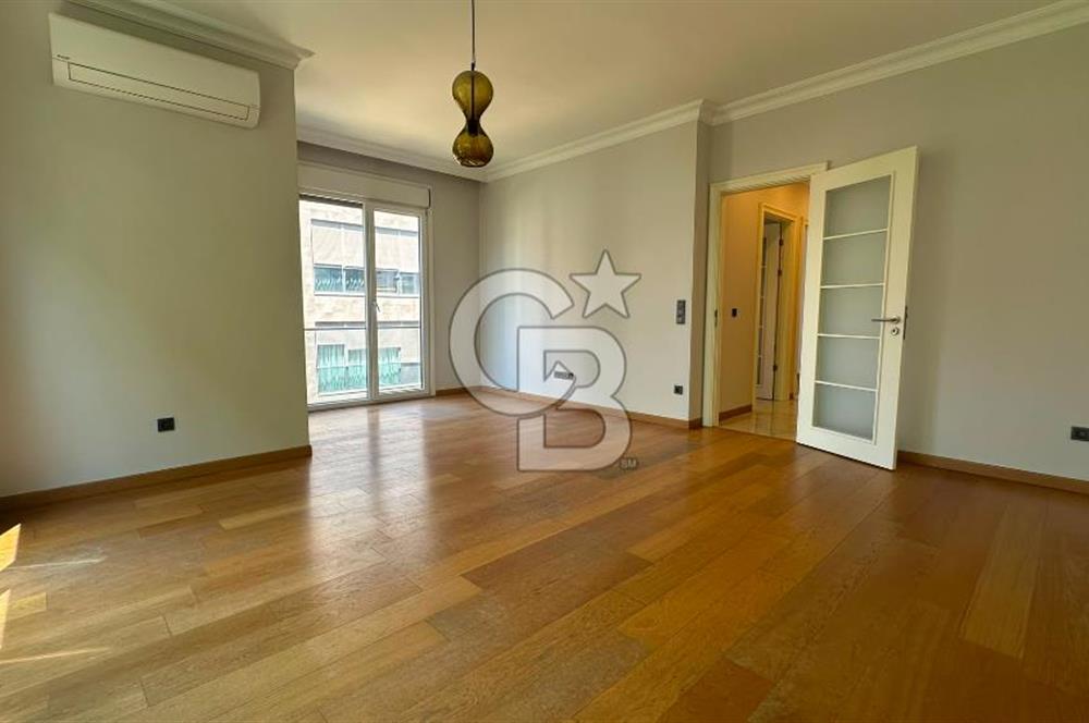 FENERBAHÇE'DE SAHİLE 6. BİNA , 110 M2 3+1 BALKONLU DAİRE