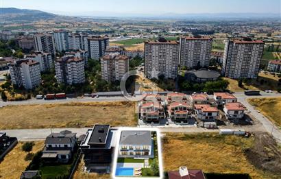 CB EAGLE'DAN YENİ MAHALLE'DE 764 m² SATILIK VİLLA İMARLI ARSA