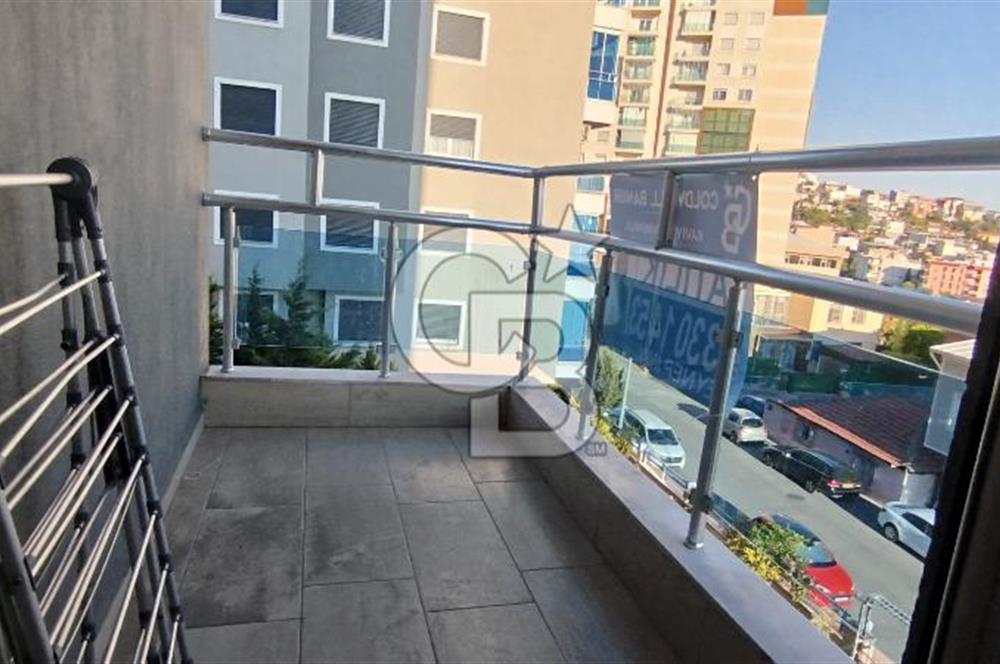 Bayraklı 'da Deniz manzaralı Daire